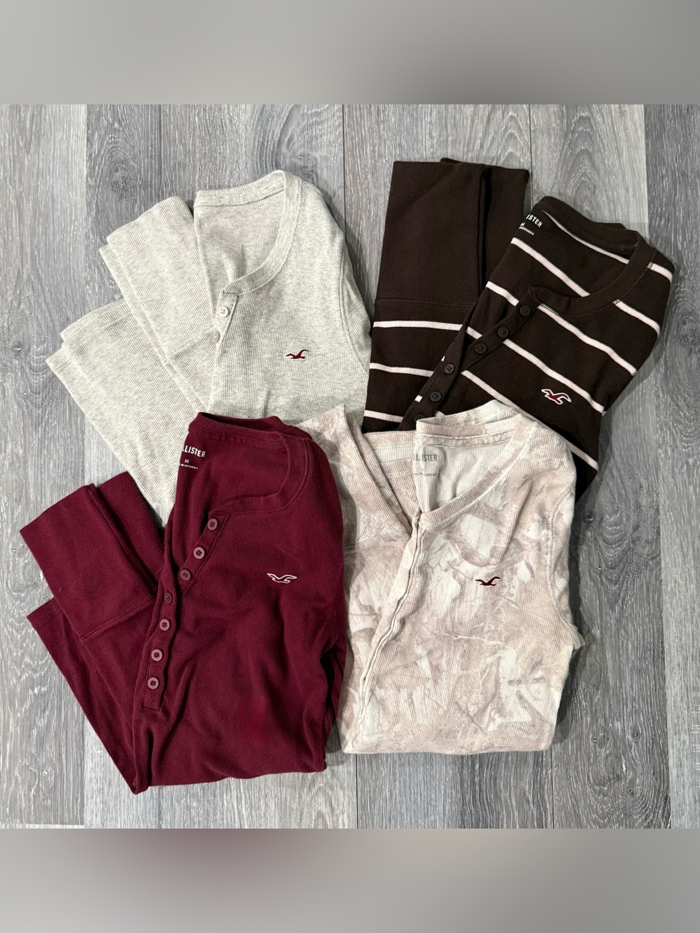 Hollister Lot of 4 Long Sleeve Icon Henley Tops Size M Multicolor